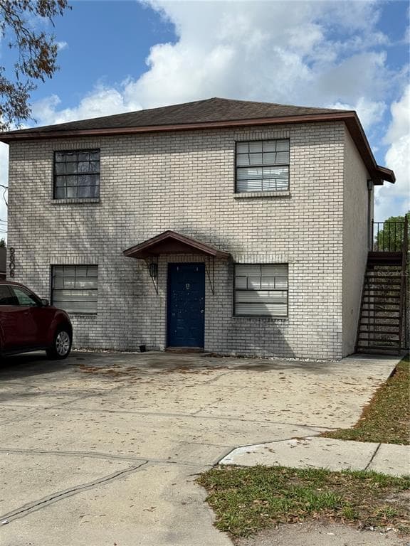 9906 N MYRTLE STREET UNIT B TAMPA, FL 33617