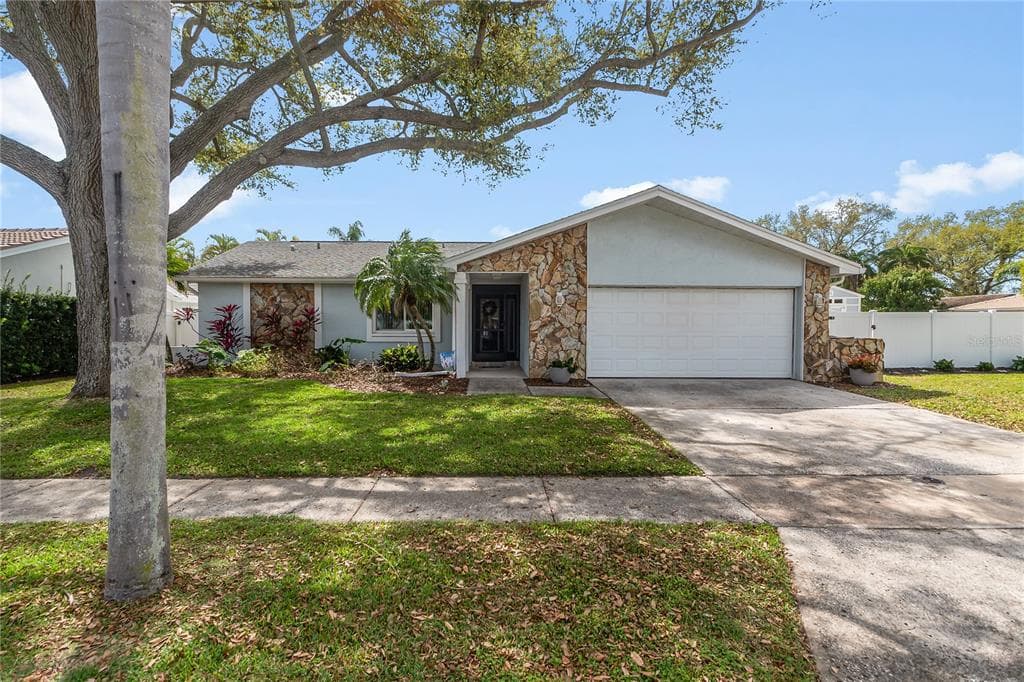 11796 SAREE COURT SEMINOLE, FL 33778