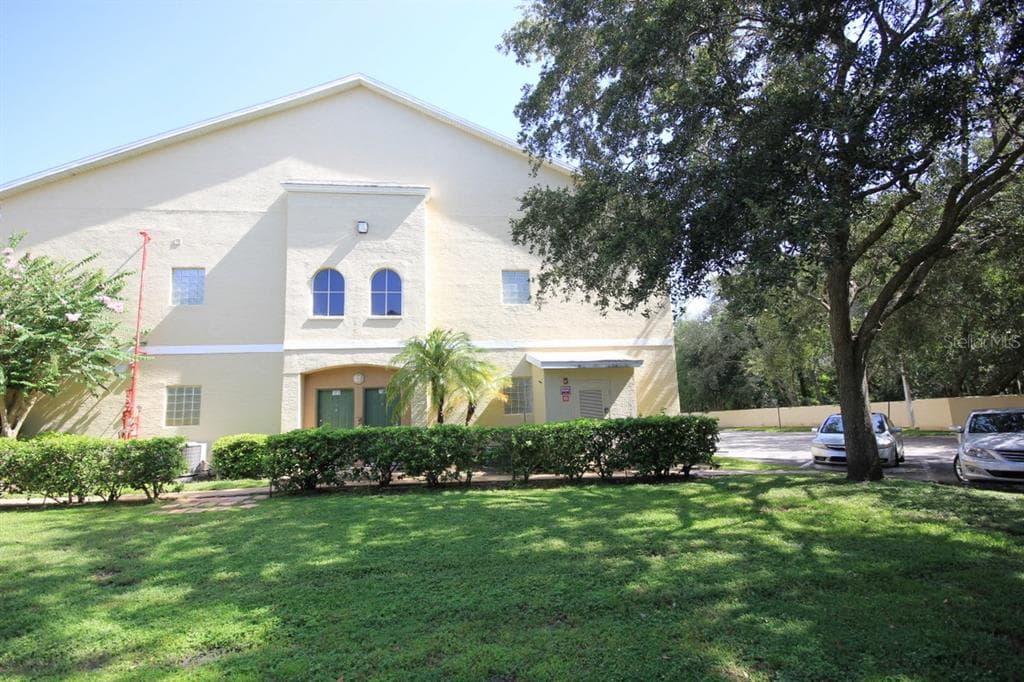 5016 SUNRIDGE PALMS DRIVE TAMPA, FL 33617