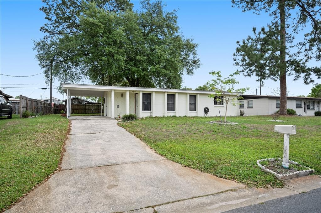 3010 DREWERY AVENUE LAKELAND, FL 33803