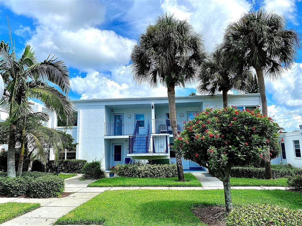 729 CAPRI ISLES BOULEVARD UNIT 216 VENICE, FL 34292