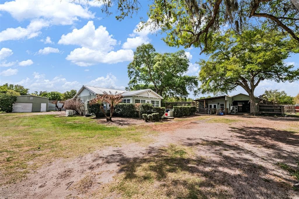 2125 LANIER ROAD PLANT CITY, FL 33565