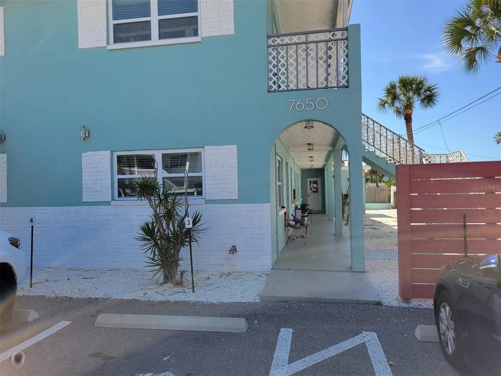 7650 COQUINA WAY UNIT 1 ST PETE BEACH, FL 33706