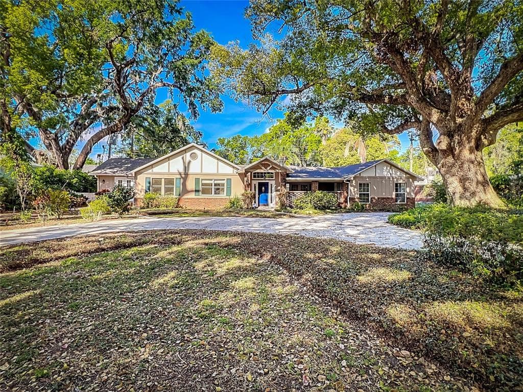 1905 SEMINOLE TRAIL LAKELAND, FL 33803