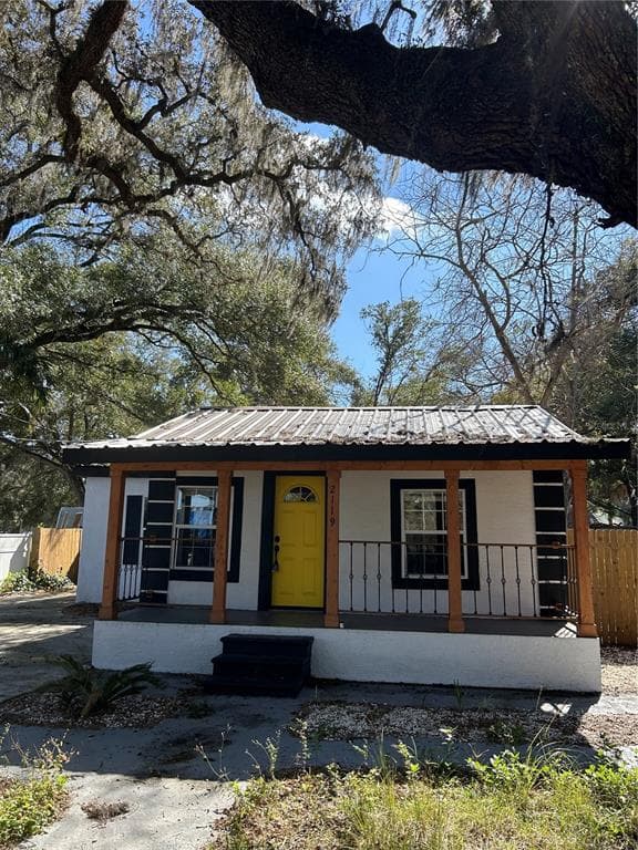 2119 E ELLICOTT STREET TAMPA, FL 33610