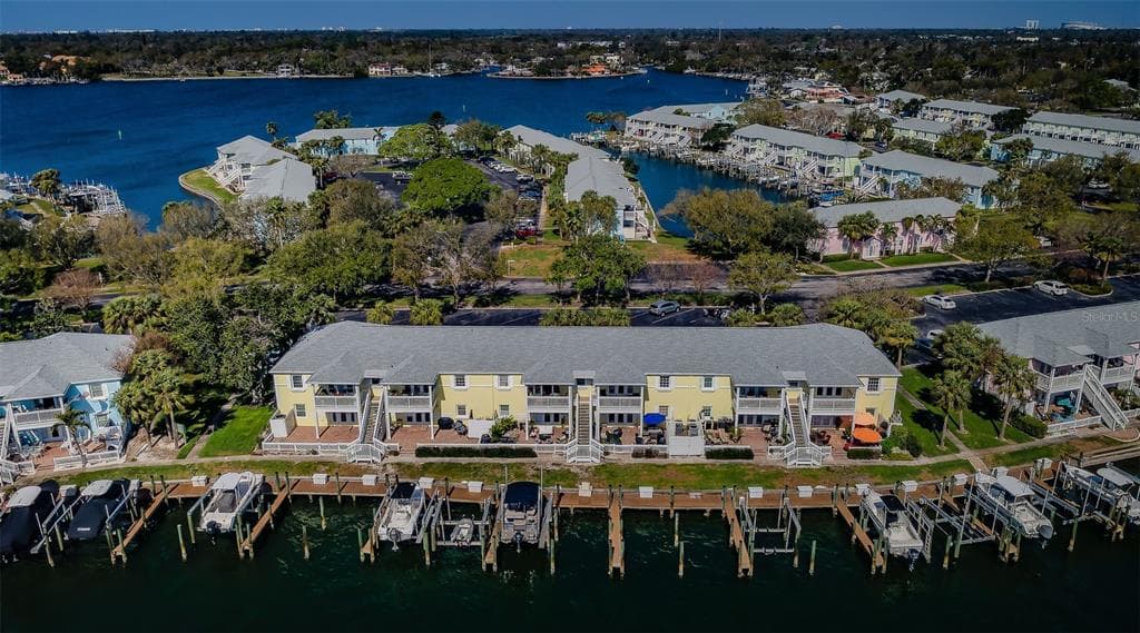 5196 BEACH DRIVE SE UNIT B ST PETERSBURG, FL 33705