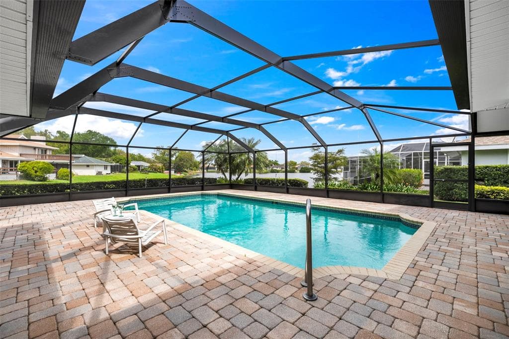 511 RIVIERA BAY DRIVE NE ST PETERSBURG, FL 33702