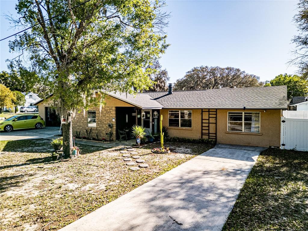 613 S WILLOW AVENUE AVON PARK, FL 33825