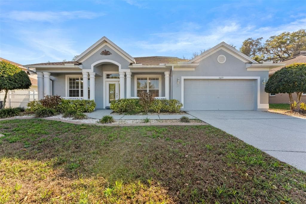 1625 GRAND HERITAGE BOULEVARD VALRICO, FL 33594