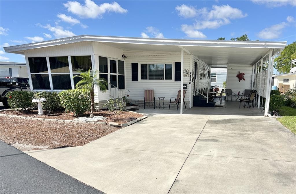 7138 MOUNT HAWTHORNE ROAD NE UNIT 586 ST PETERSBURG, FL 33702