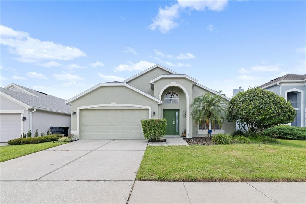 422 TROON CIRCLE DAVENPORT, FL 33897