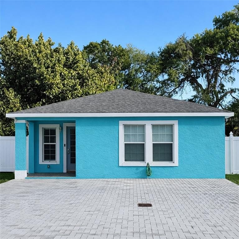 2715 BEL AIRE CIRCLE