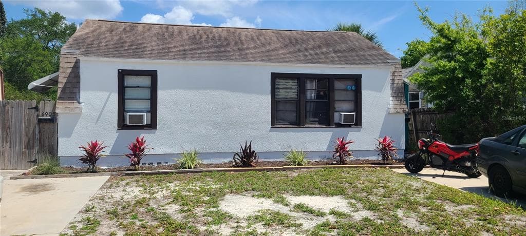 6905 3RD STREET N ST PETERSBURG, FL 33702