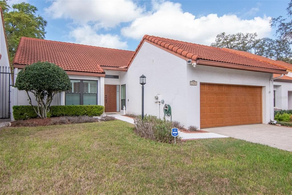 11504 CERCA DEL RIO PLACE TEMPLE TERRACE, FL 33617