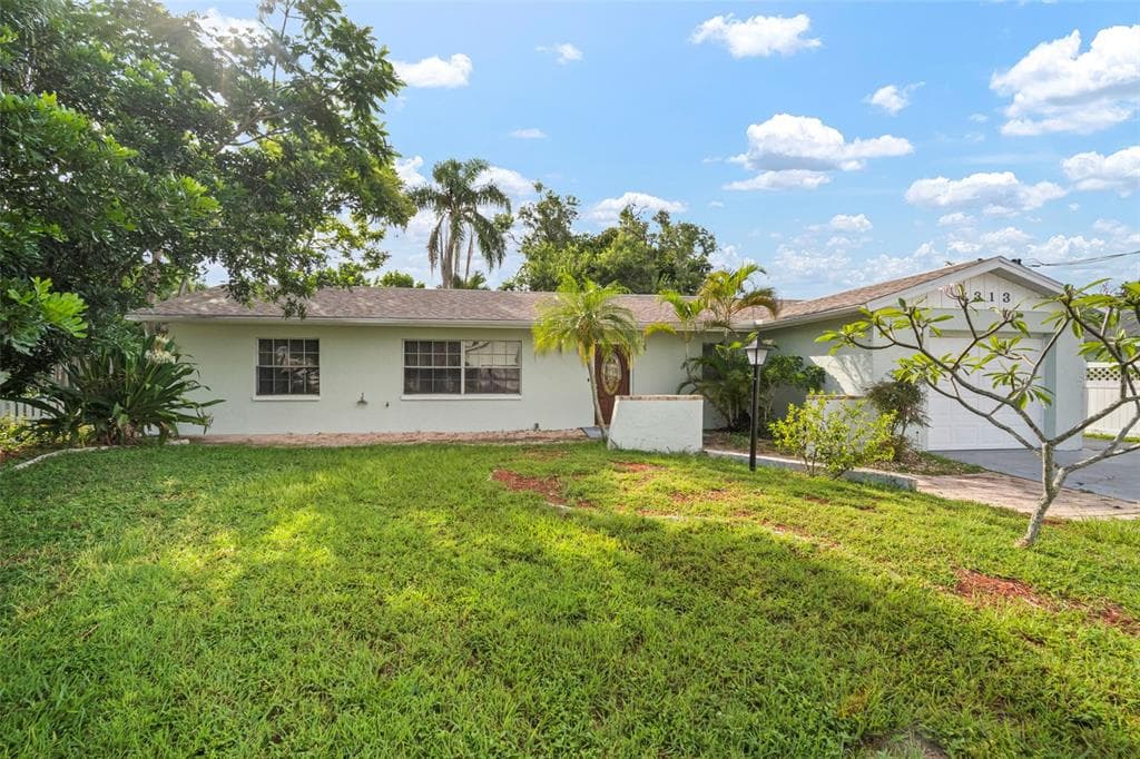 6313 FLAMINGO DRIVE APOLLO BEACH, FL 33572