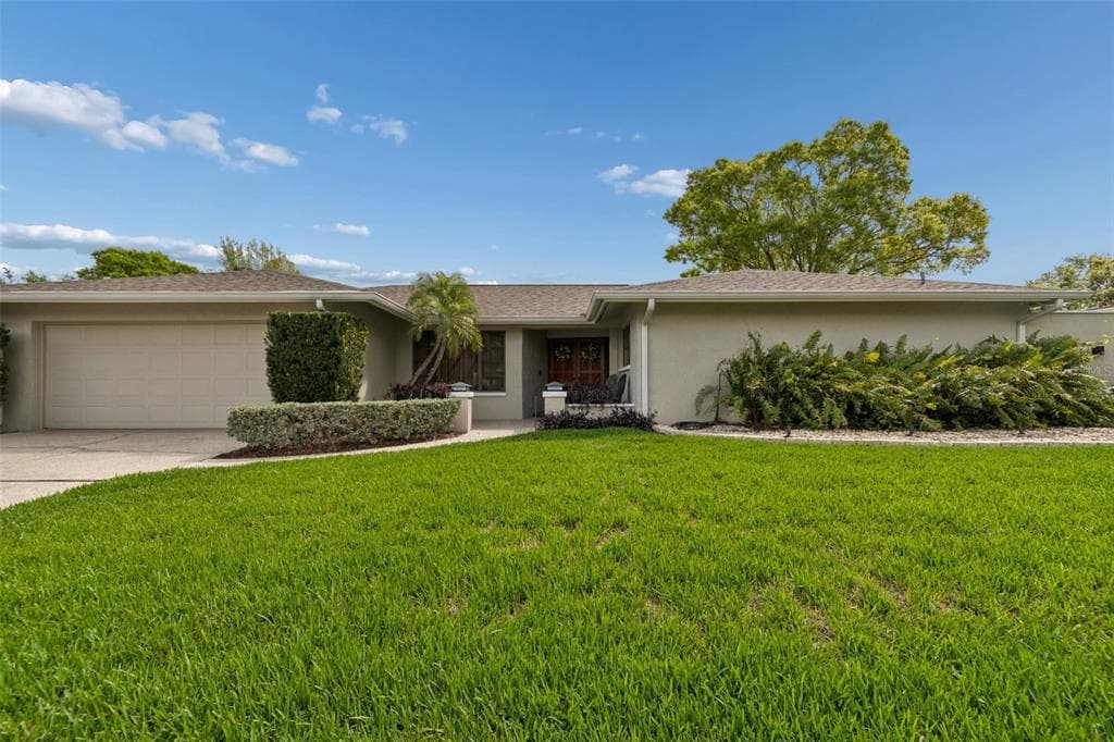 13114 TIFTON DRIVE TAMPA, FL 33618
