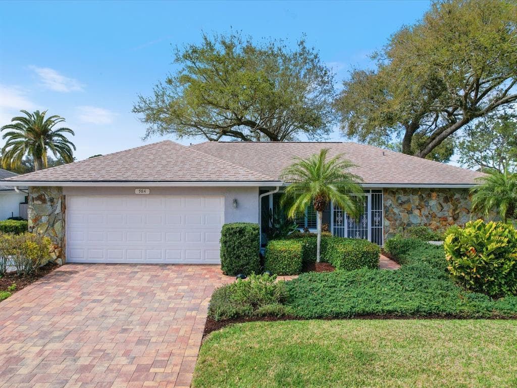 984 GILLESPIE DRIVE PALM HARBOR, FL 34684