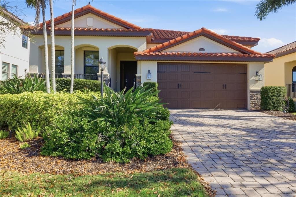 5423 TITLE ROW DRIVE BRADENTON, FL 34210