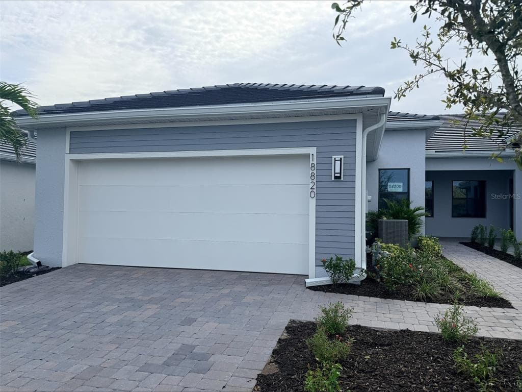 18820 INDIAN ROCK PLACE LAKEWOOD RANCH, FL 34211