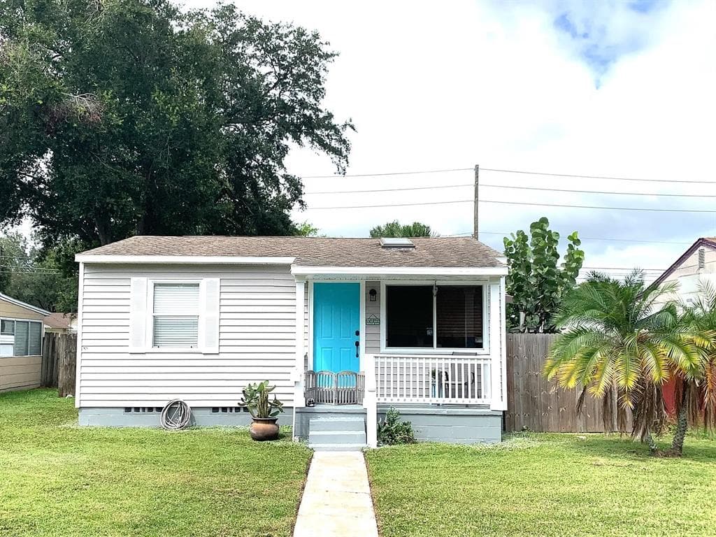 745 52ND AVENUE N ST PETERSBURG, FL 33703