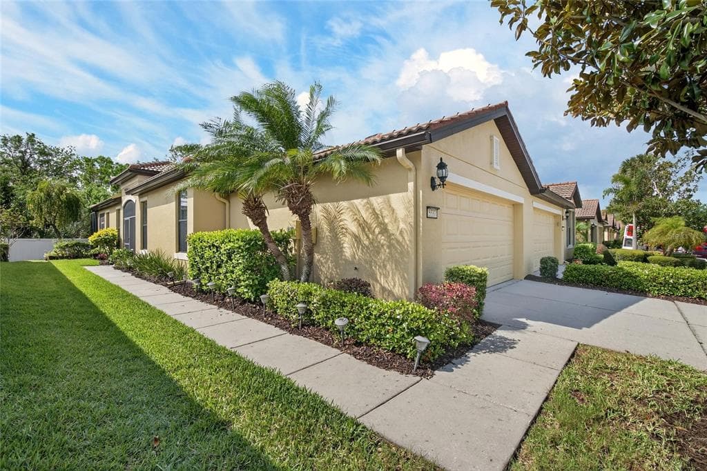 5537 SUNSET FALLS DRIVE APOLLO BEACH, FL 33572