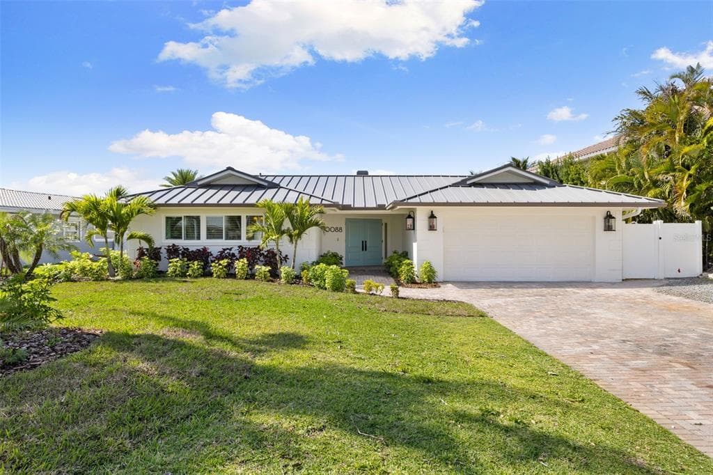 10088 PARADISE BOULEVARD TREASURE ISLAND, FL 33706