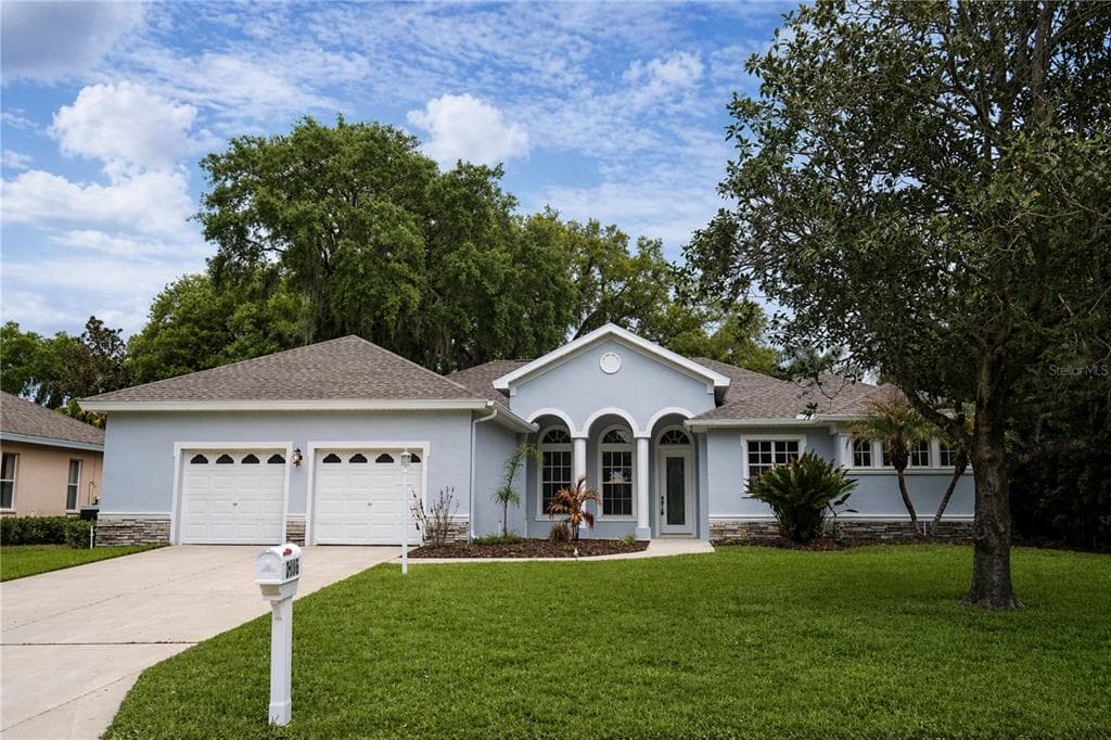 2906 SUTTON OAKS COURT PLANT CITY, FL 33566