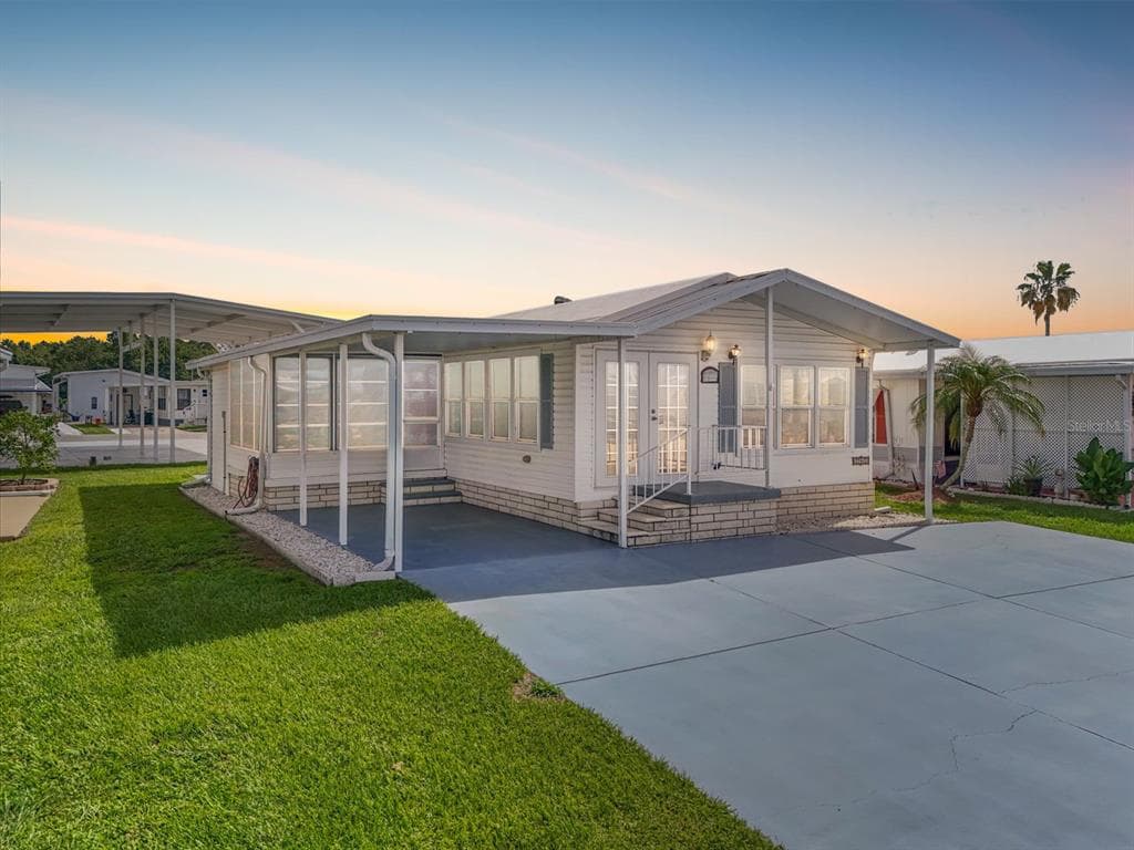 35045 CYNTHIA AVENUE ZEPHYRHILLS, FL 33541