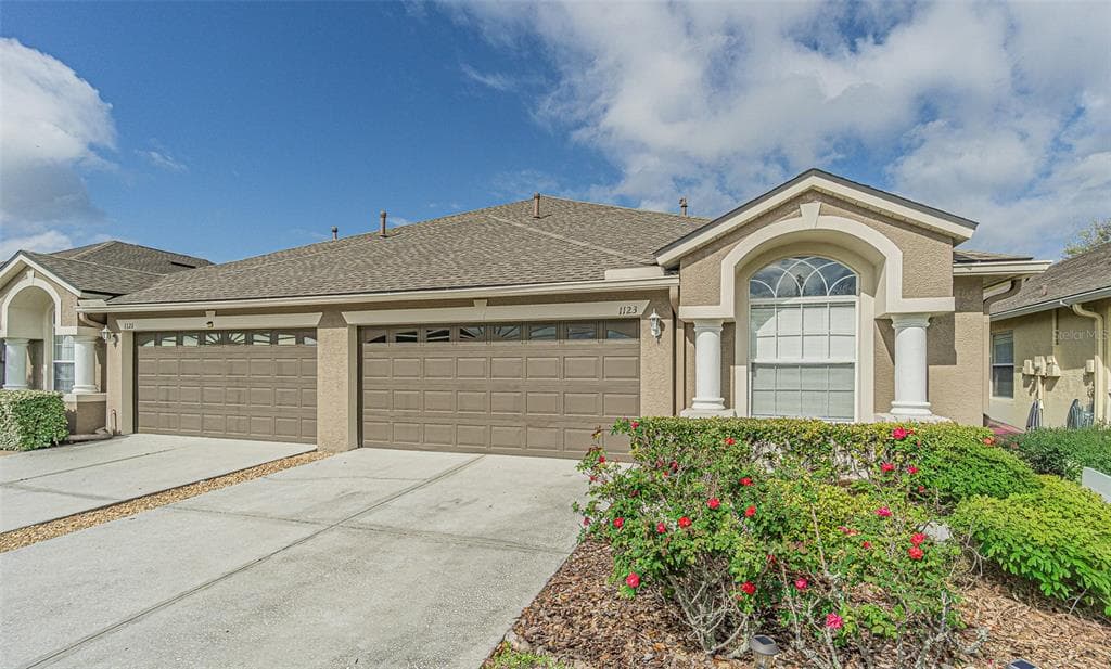 1123 BENSBROOKE DRIVE WESLEY CHAPEL, FL 33543