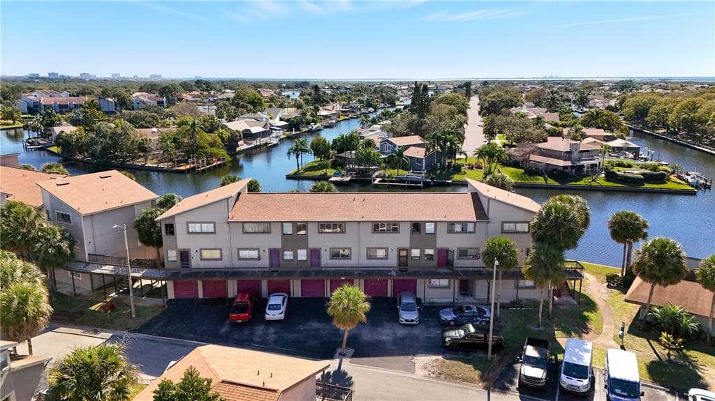 6315 NEWTOWN CIRCLE UNIT 15B3 TAMPA, FL 33615