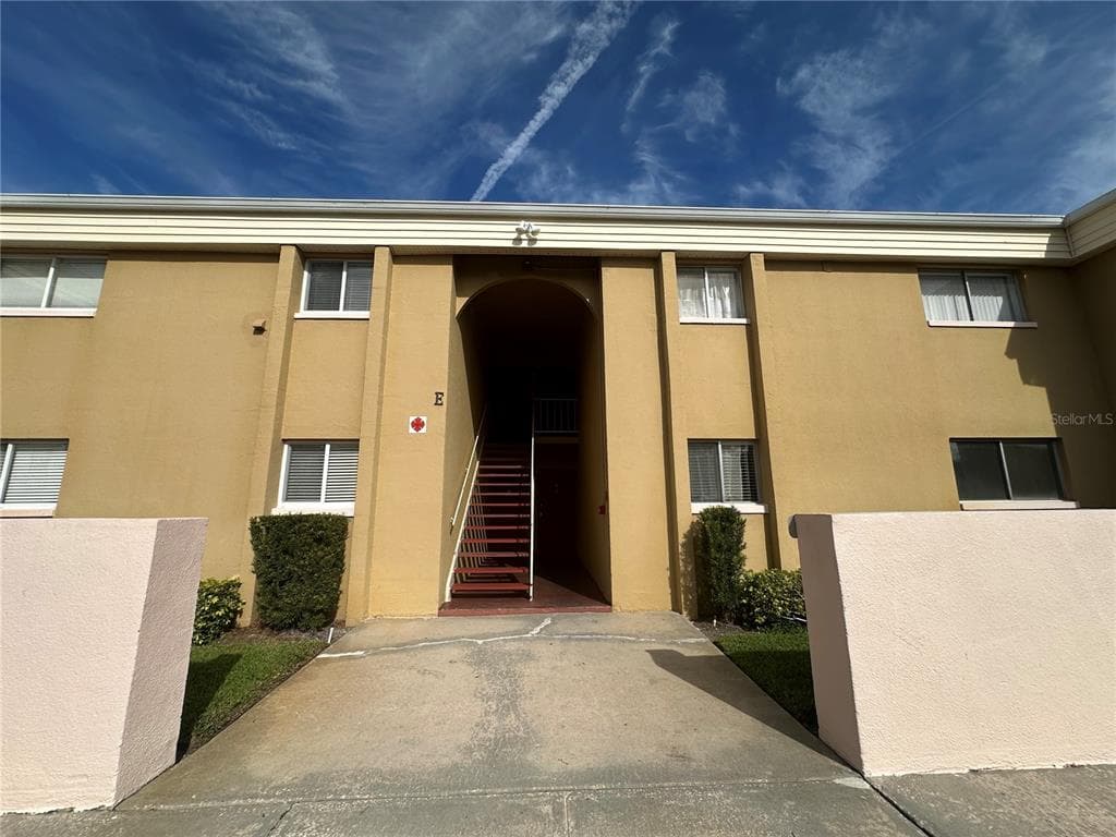 1000 LAKE OF THE WOODS BOULEVARD UNIT 204E CASSELBERRY, FL 32730