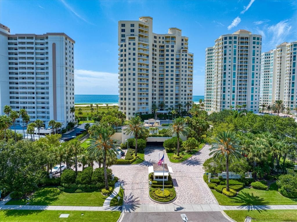 1200 GULF BOULEVARD UNIT 902 CLEARWATER BEACH, FL 33767