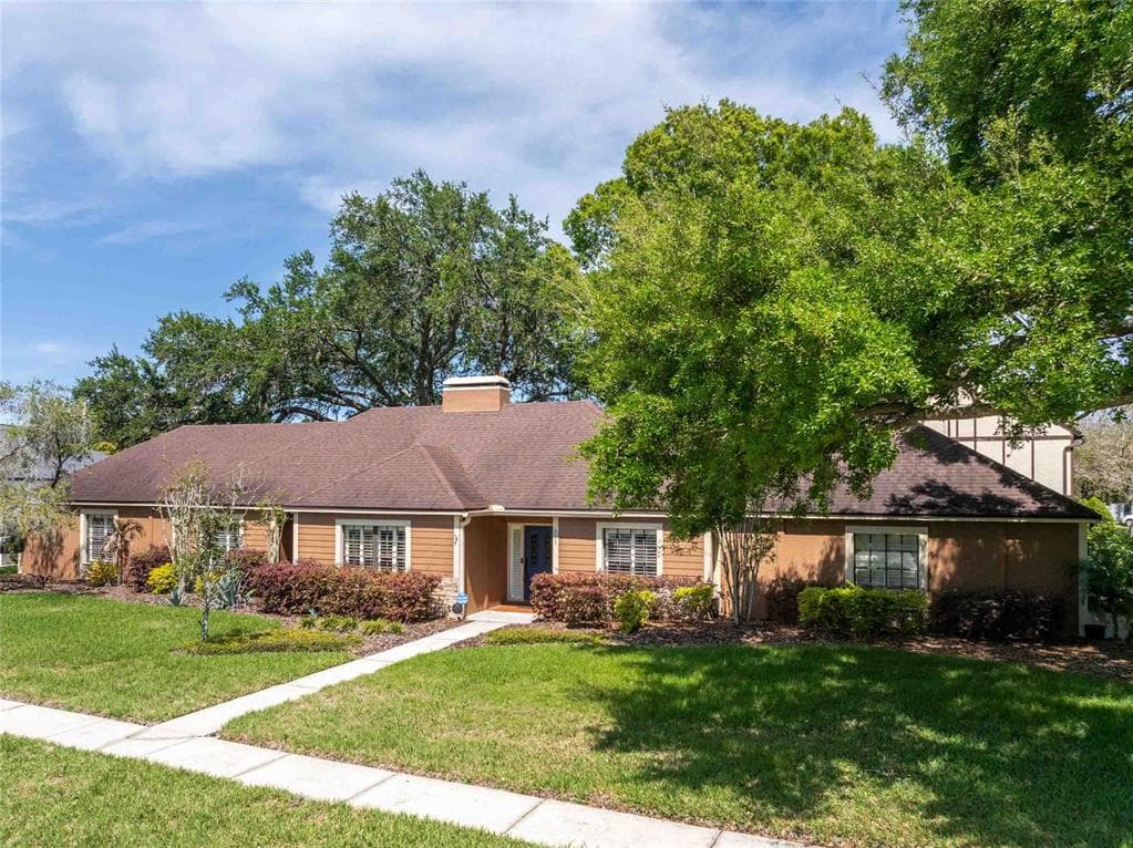 601 COLEBROOK COURT LUTZ, FL 33548