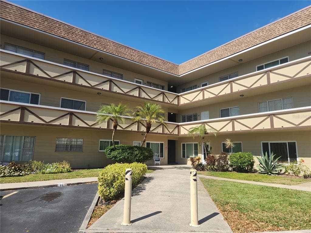 2464 AUSTRALIA WAY E UNIT 62 CLEARWATER, FL 33763