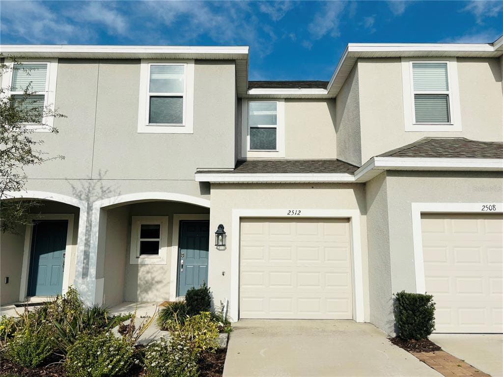 2512 PARAVANE WAY WESLEY CHAPEL, FL 33543