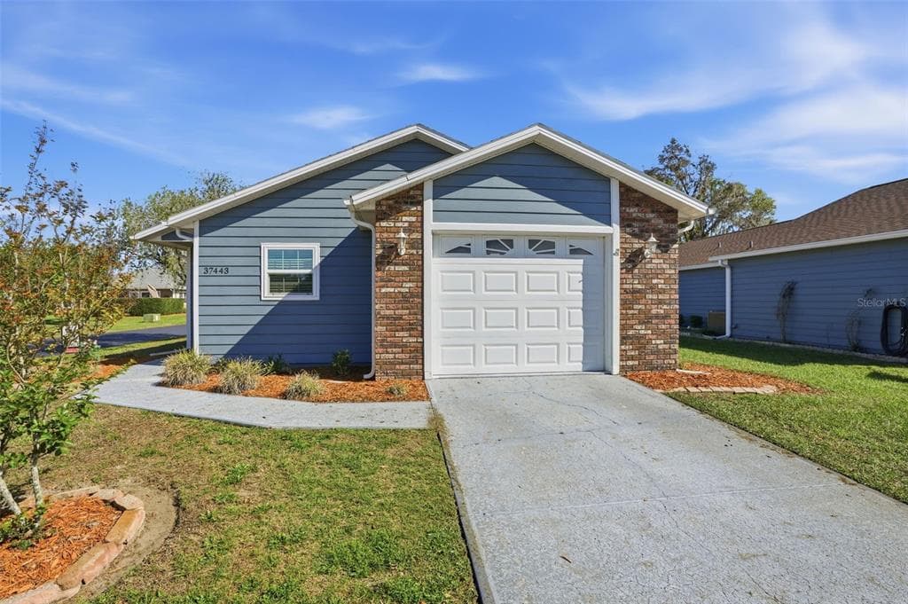 37443 REDBERRY COURT ZEPHYRHILLS, FL 33542
