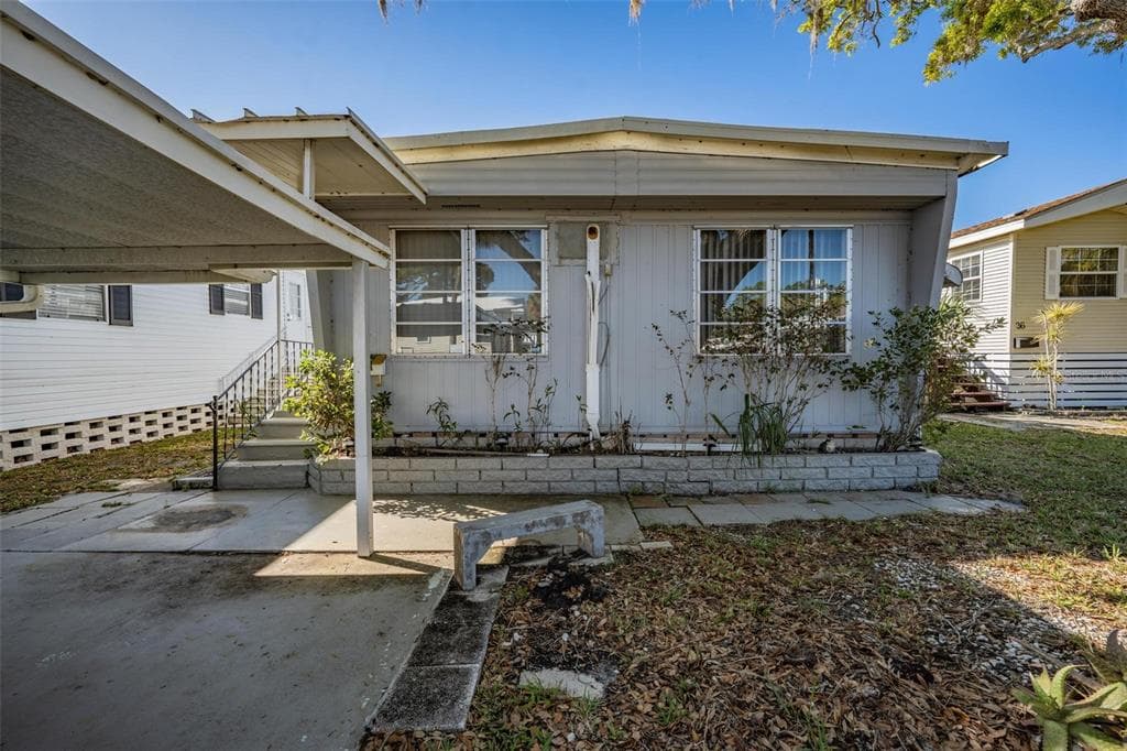 605 MICHIGAN BOULEVARD UNIT 37 DUNEDIN, FL 34698