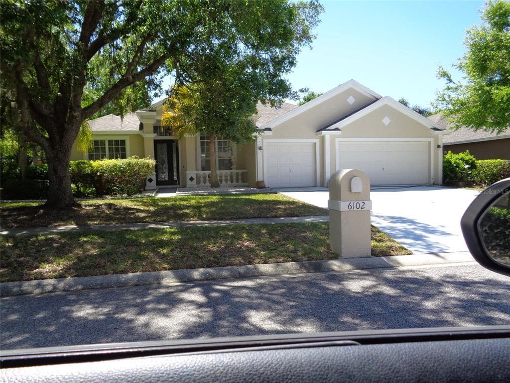 6102 SAVOY CIRCLE LUTZ, FL 33558