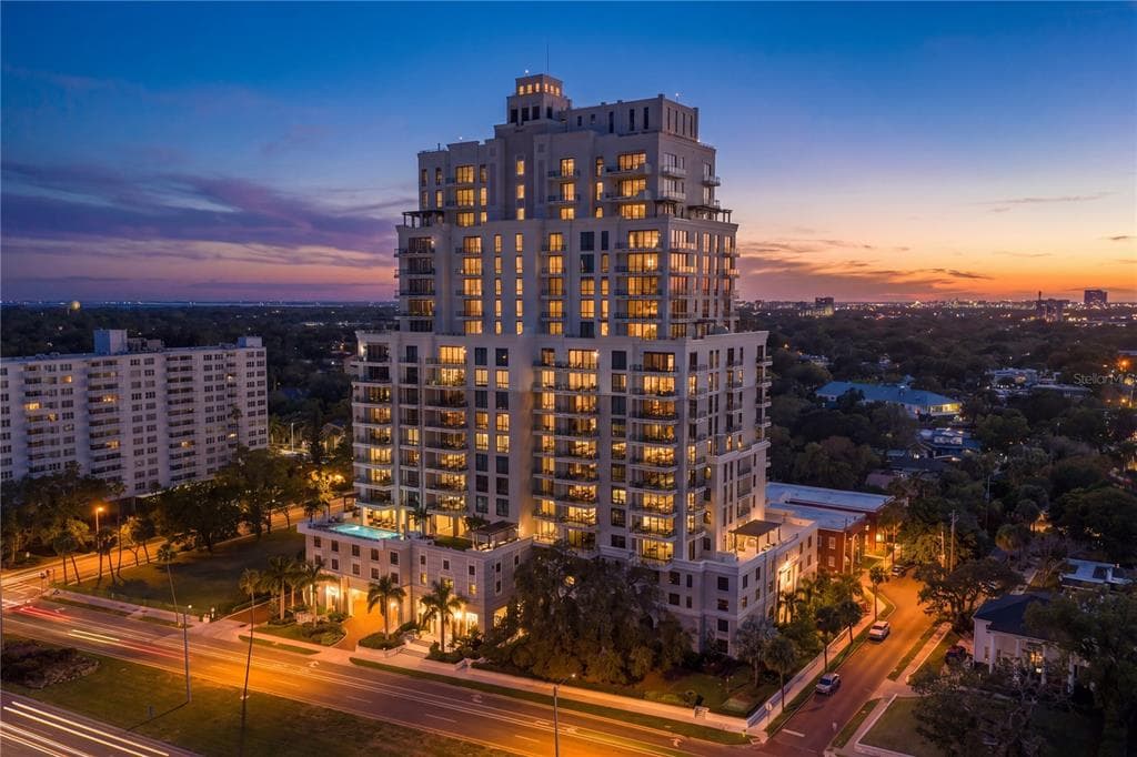 2103 BAYSHORE BOULEVARD UNIT 605 TAMPA, FL 33606