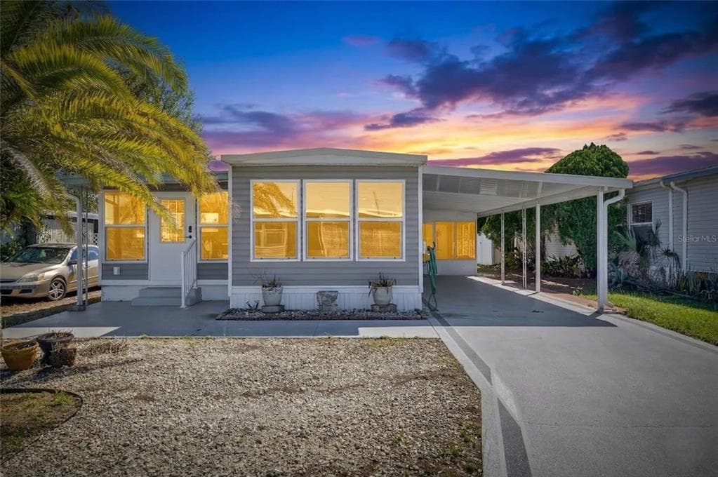 37036 8TH AVENUE ZEPHYRHILLS, FL 33542