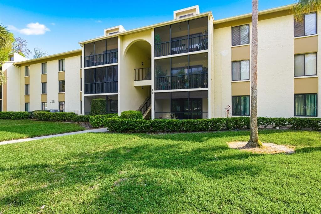 3134 LAKE PINE WAY UNIT H1 TARPON SPRINGS, FL 34688