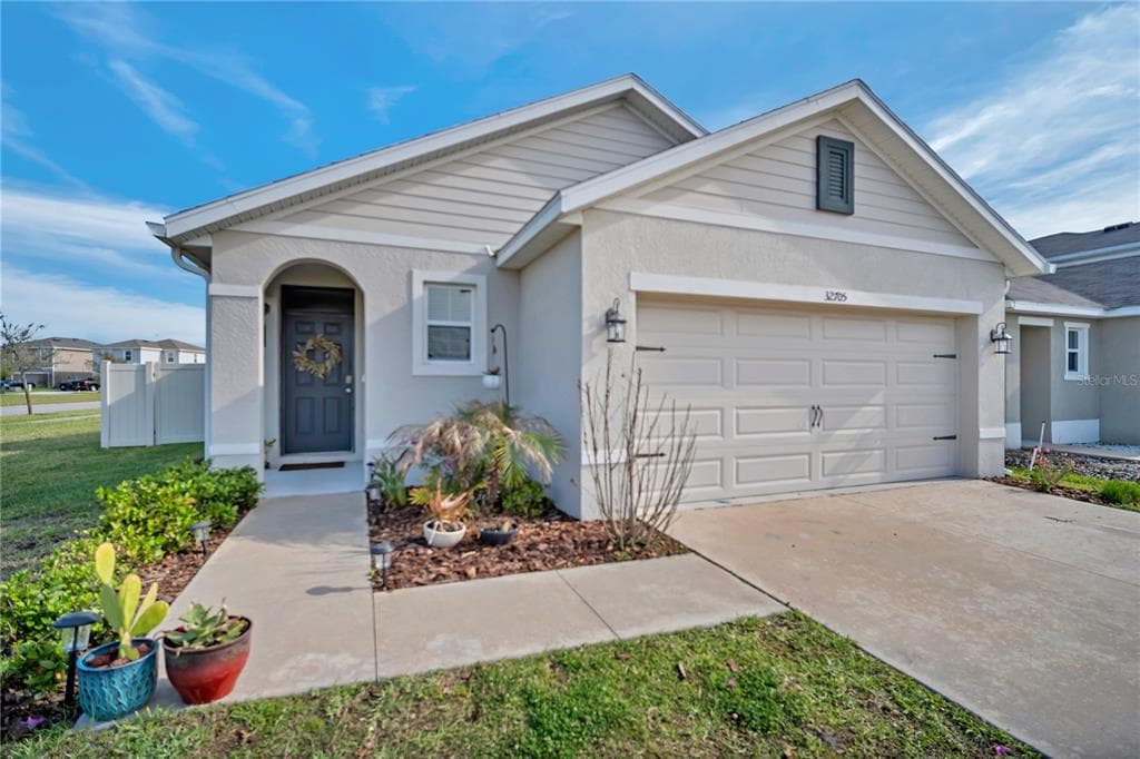 32705 BROOKS HAWK LANE WESLEY CHAPEL, FL 33543