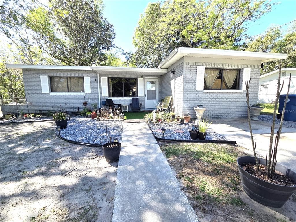 21390 LEHOUIER DRIVE BROOKSVILLE, FL 34601