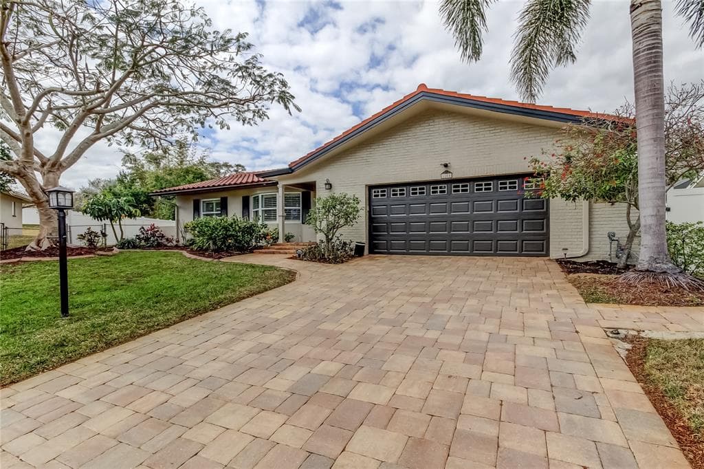 1204 SAN DOMINGO COURT CLEARWATER, FL 33759