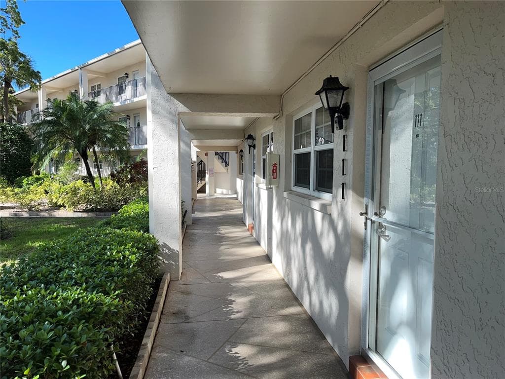 870 VIRGINIA STREET UNIT 111 DUNEDIN, FL 34698