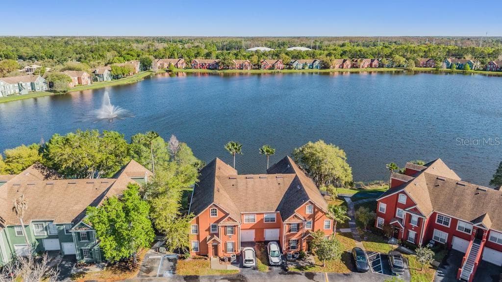 9552 LAKE CHASE ISLAND WAY UNIT 9552 TAMPA, FL 33626