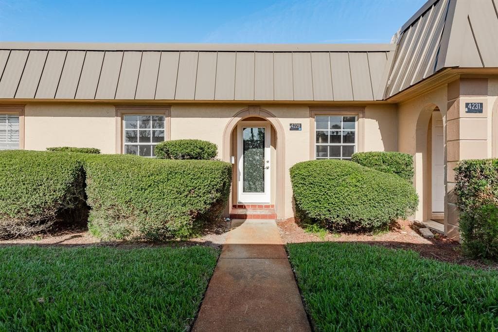 4229 STRATFORD DRIVE UNIT 4229 NEW PORT RICHEY, FL 34652