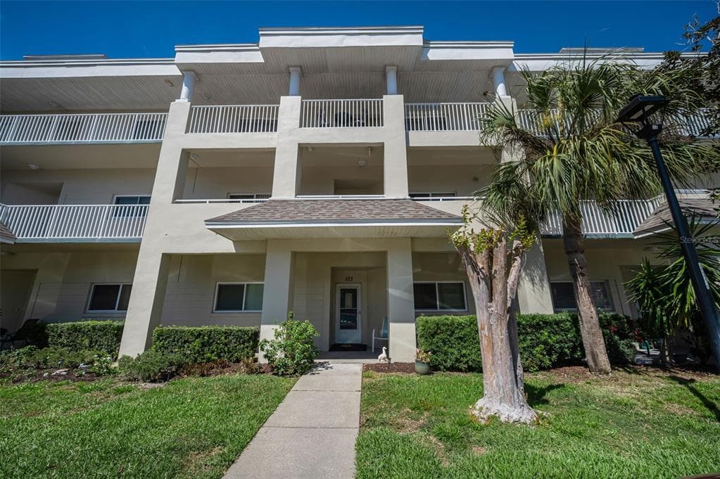 2210 UTOPIAN DRIVE E UNIT 203 CLEARWATER, FL 33763
