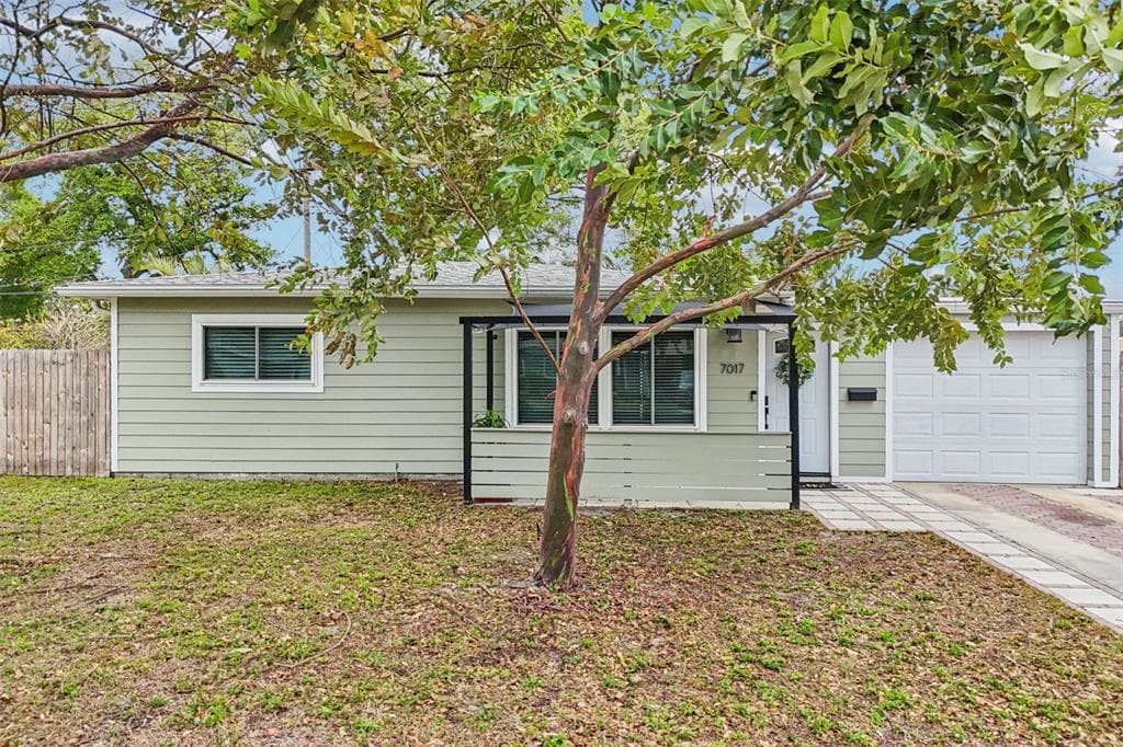 7017 MEADOWLAWN DRIVE N ST PETERSBURG, FL 33712