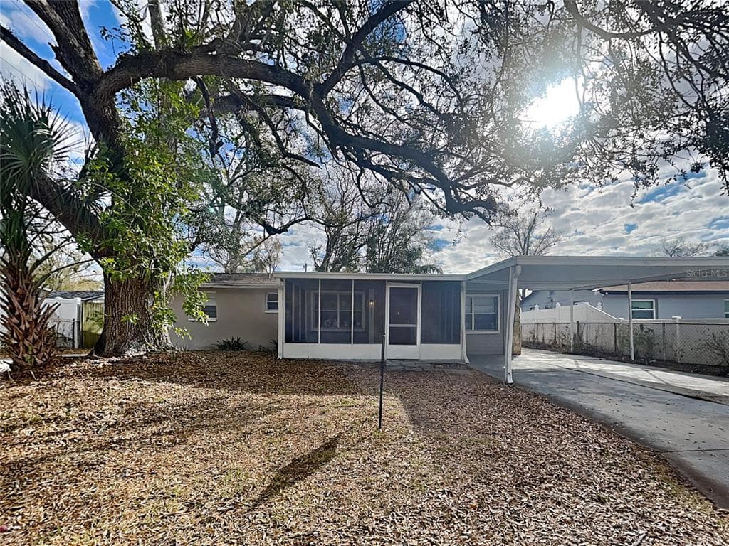 3821 BEECHWOOD BOULEVARD TAMPA, FL 33619